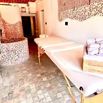 Dormi Nella Privata Con Letto Ad Acqua, Sauna, Doccia Emozionale E Kneipp Appartamento Alessandria