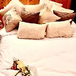 Dormi Nella Privata Con Letto Ad Acqua, Sauna, Doccia Emozionale E Kneipp