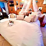 Dormi Nella Privata Con Letto Ad Acqua, Sauna, Doccia Emozionale E Kneipp * Alessandria