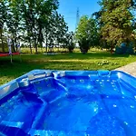 Dormi Nella Privata Con Letto Ad Acqua, Sauna, Doccia Emozionale E Kneipp