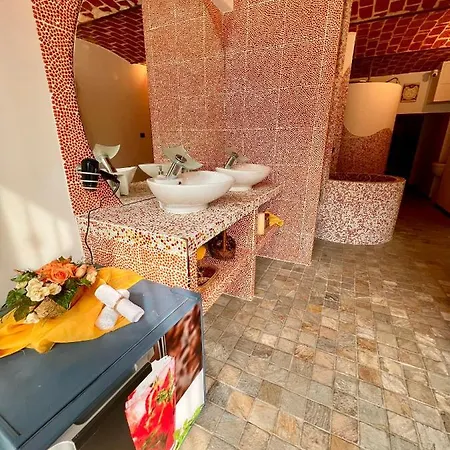 Dormi Nella Privata Con Letto Ad Acqua, Sauna, Doccia Emozionale E Kneipp Appartement