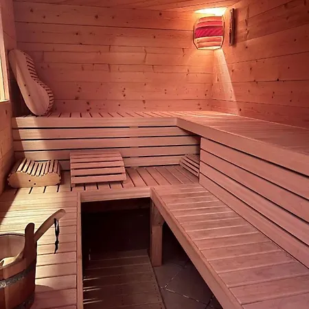 Appartement Dormi Nella Privata Con Letto Ad Acqua, Sauna, Doccia Emozionale E Kneipp *