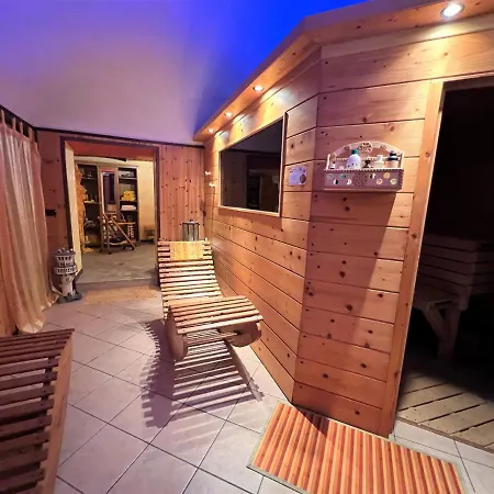 Dormi Nella Privata Con Letto Ad Acqua, Sauna, Doccia Emozionale E Kneipp Apartment