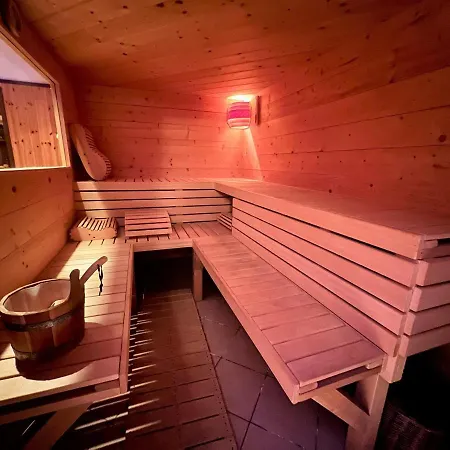 Dormi Nella Privata Con Letto Ad Acqua, Sauna, Doccia Emozionale E Kneipp Apartment
