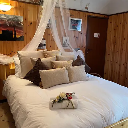 Dormi Nella Privata Con Letto Ad Acqua, Sauna, Doccia Emozionale E Kneipp