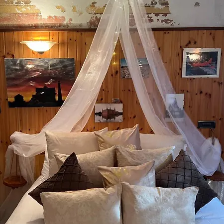 Dormi Nella Privata Con Letto Ad Acqua, Sauna, Doccia Emozionale E Kneipp Apartmán Alexandrie