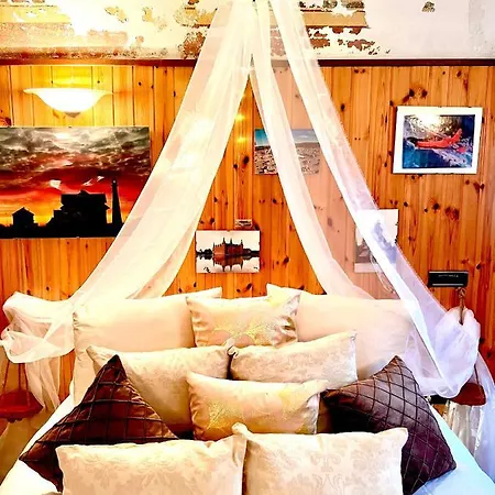 Dormi Nella Privata Con Letto Ad Acqua, Sauna, Doccia Emozionale E Kneipp Appartamento Alessandria