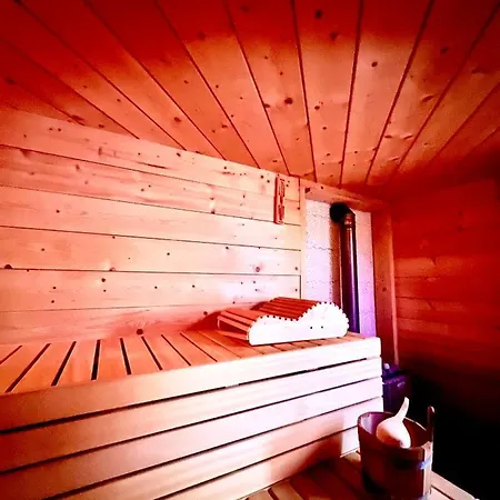 Dormi Nella Privata Con Letto Ad Acqua, Sauna, Doccia Emozionale E Kneipp Alessandria