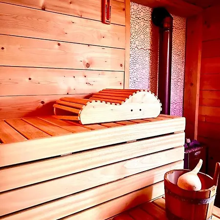 Dormi Nella Privata Con Letto Ad Acqua, Sauna, Doccia Emozionale E Kneipp Apartmán
