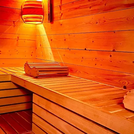 Apartment Dormi Nella Privata Con Letto Ad Acqua, Sauna, Doccia Emozionale E Kneipp