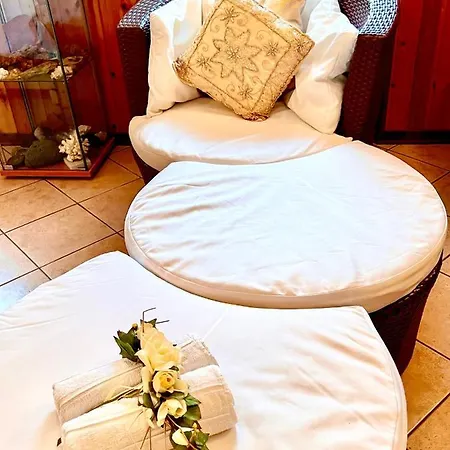 Appartamento Dormi Nella Privata Con Letto Ad Acqua, Sauna, Doccia Emozionale E Kneipp Alessandria