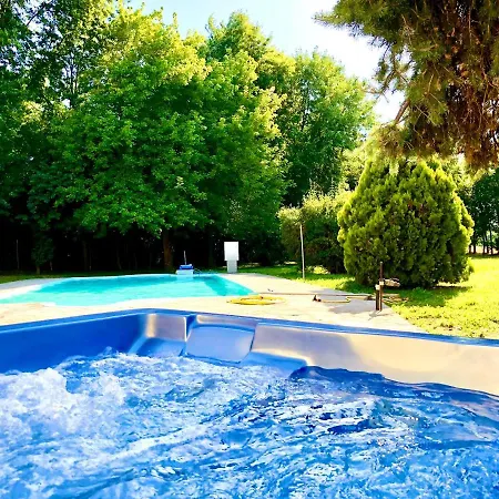 Dormi Nella Privata Con Letto Ad Acqua, Sauna, Doccia Emozionale E Kneipp *