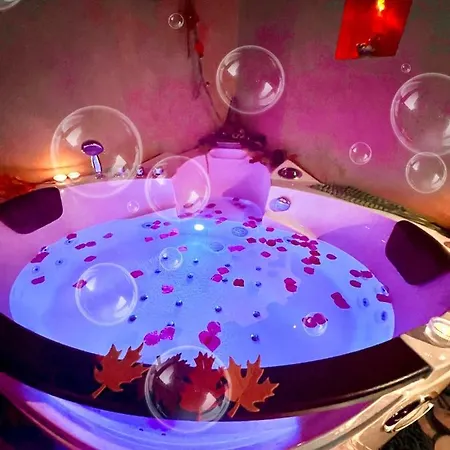 Apartmán Dormi Nella Privata Con Letto Ad Acqua, Sauna, Doccia Emozionale E Kneipp