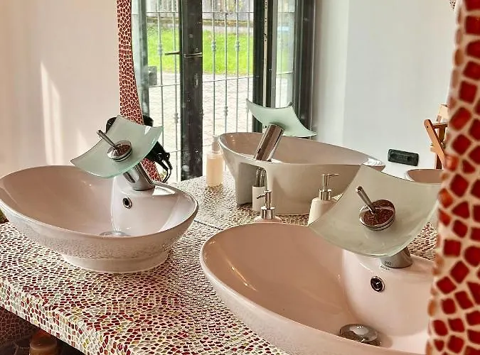 Dormi Nella Privata Con Letto Ad Acqua, Sauna, Doccia Emozionale E Kneipp