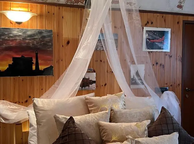 Dormi Nella Privata Con Letto Ad Acqua, Sauna, Doccia Emozionale E Kneipp Daire *