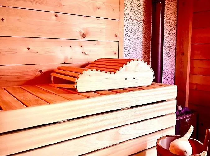 Dormi Nella Privata Con Letto Ad Acqua, Sauna, Doccia Emozionale E Kneipp Apartment