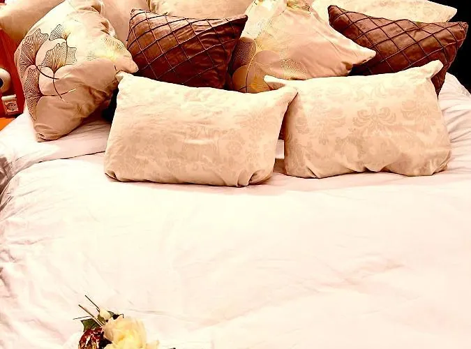 Dormi Nella Privata Con Letto Ad Acqua, Sauna, Doccia Emozionale E Kneipp