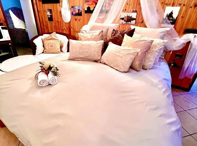 Dormi Nella Privata Con Letto Ad Acqua, Sauna, Doccia Emozionale E Kneipp * Alessandria
