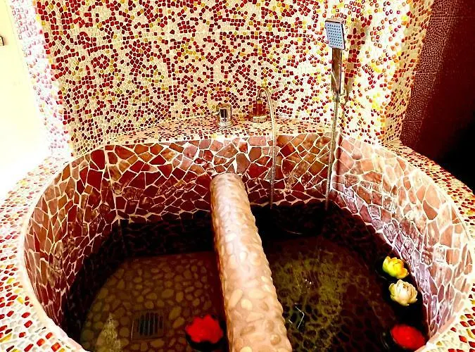 Dormi Nella Privata Con Letto Ad Acqua, Sauna, Doccia Emozionale E Kneipp Daire *